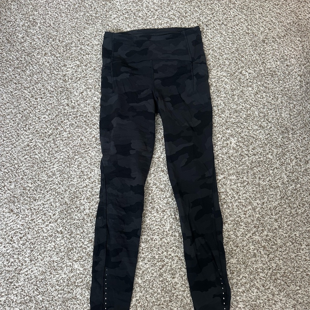 Lululemon Athletica Black Camouflage Skinny Pants